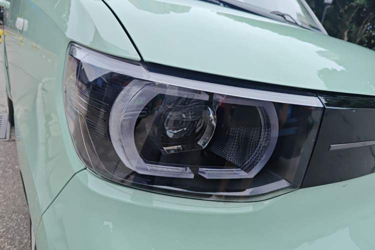 Used Wuling Hongguang MINIEV 2022 Macaron Fashion Edition Lithium-Nickel-Cobalt-Alpha-oxide Right Front Headlight