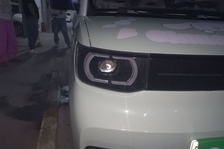 Used Wuling Hongguang MINIEV 2022 Macaron Premium Model – Lithium Iron Phosphate Right Front Headlight