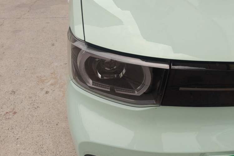 Used Wuling Hongguang MINIEV 2022 Macaron Premium Model – Lithium Iron Phosphate Right Front Headlight