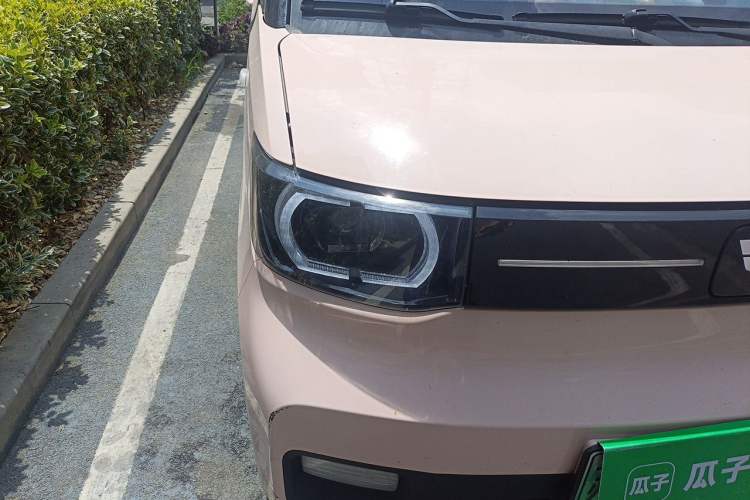 Used Wuling Hongguang MINIEV 2022 Macaron Premium Model – Lithium Iron Phosphate Right Front Headlight