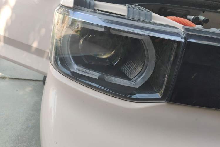 Used Wuling Hongguang MINIEV 2022 Macaron Fashion Model Lithium Iron Phosphate Right Front Headlight