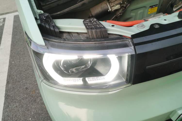 Used Wuling Hongguang MINIEV 2022 Macaron Premium Model – Lithium Iron Phosphate Right Front Headlight