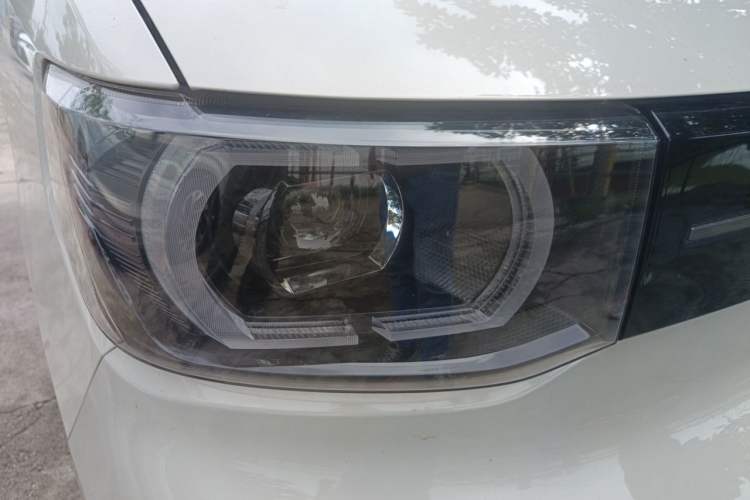 Used Wuling Hongguang MINIEV 2022 Macaron Premium Model – Lithium Iron Phosphate Right Front Headlight