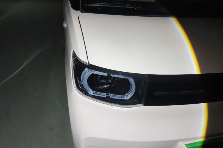 Used Wuling Hongguang MINIEV 2022 Macaron Premium Model – Lithium Iron Phosphate Right Front Headlight
