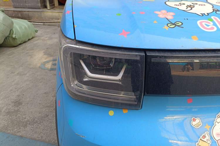 Used Wuling Hongguang MINIEV 2022 Convertible Model Right Front Headlight