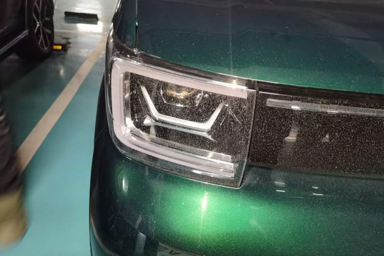 Used Wuling Hongguang MINIEV 2022 Convertible Model Right Front Headlight