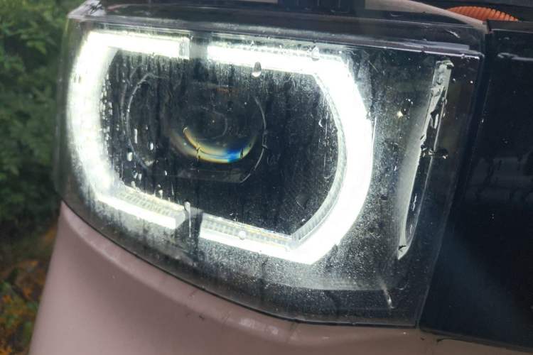 Used Wuling Hongguang MINIEV 2022 Macaron Fashion Model Lithium Iron Phosphate Right Front Headlight