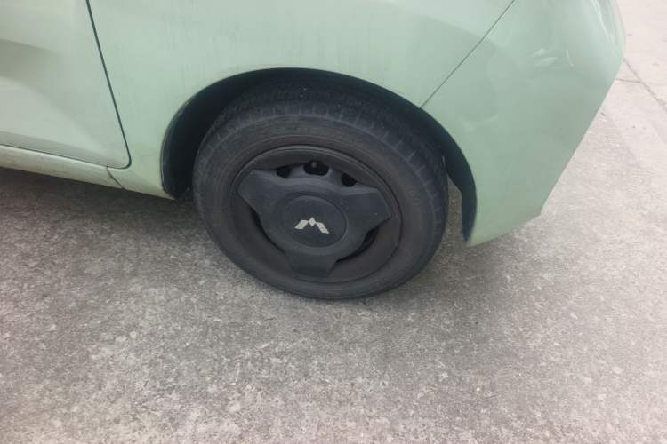 Used Wuling Hongguang MINIEV 2022 Macaron Fashion Edition Lithium-Nickel-Cobalt-Alpha-oxide Right Front Wheel Hub