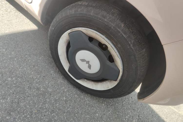 Used Wuling Hongguang MINIEV 2022 Macaron Premium Model – Lithium Iron Phosphate Right Front Wheel Hub