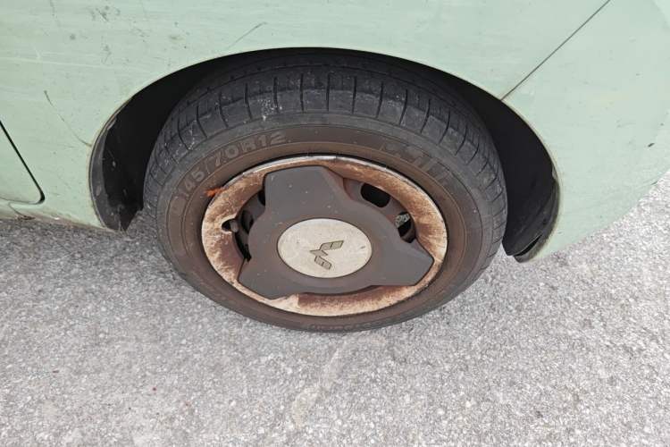 Used Wuling Hongguang MINIEV 2022 Macaron Premium Model – Lithium Iron Phosphate Right Front Wheel Hub