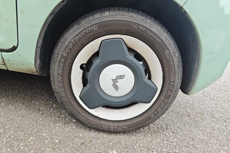 Used Wuling Hongguang MINIEV 2022 Macaron Fashion Edition Lithium-Nickel-Cobalt-Alpha-oxide Right Front Wheel Hub