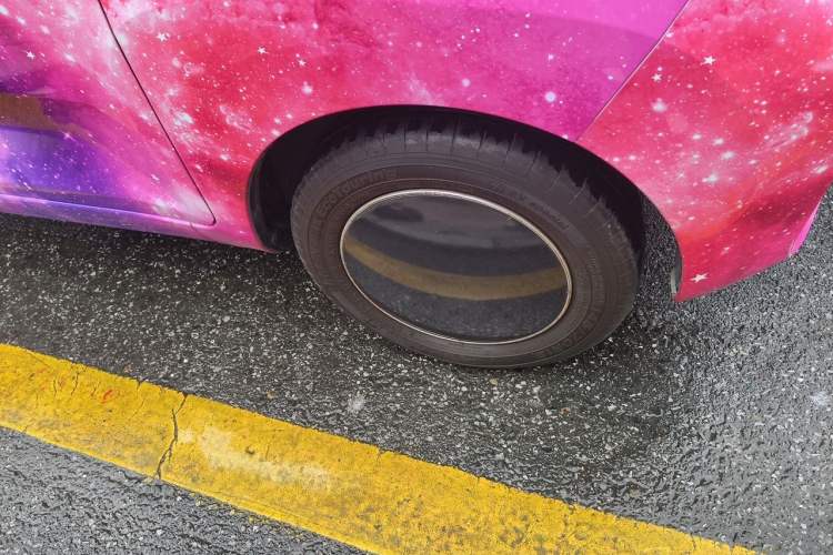 Used Wuling Hongguang MINIEV 2022 Zizai Version Lithium Iron Phosphate Right Front Wheel Hub