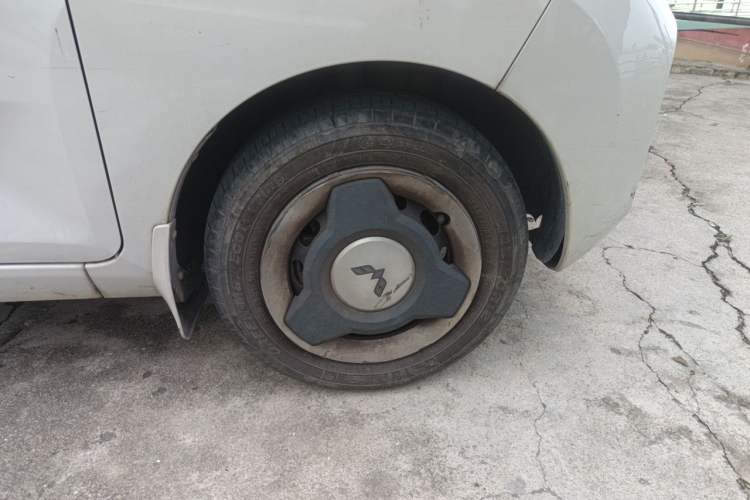 Used Wuling Hongguang MINIEV 2022 Macaron Premium Model – Lithium Iron Phosphate Right Front Wheel Hub
