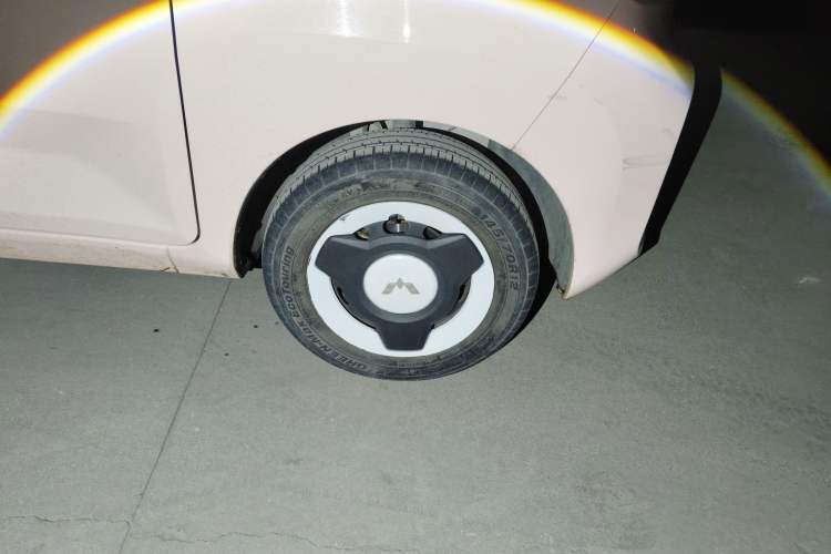 Used Wuling Hongguang MINIEV 2022 Macaron Premium Model – Lithium Iron Phosphate Right Front Wheel Hub