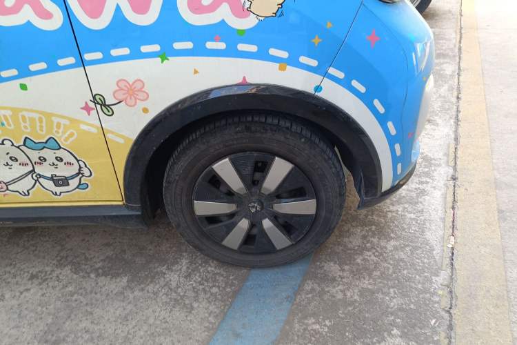 Used Wuling Hongguang MINIEV 2022 Convertible Model Right Front Wheel Hub