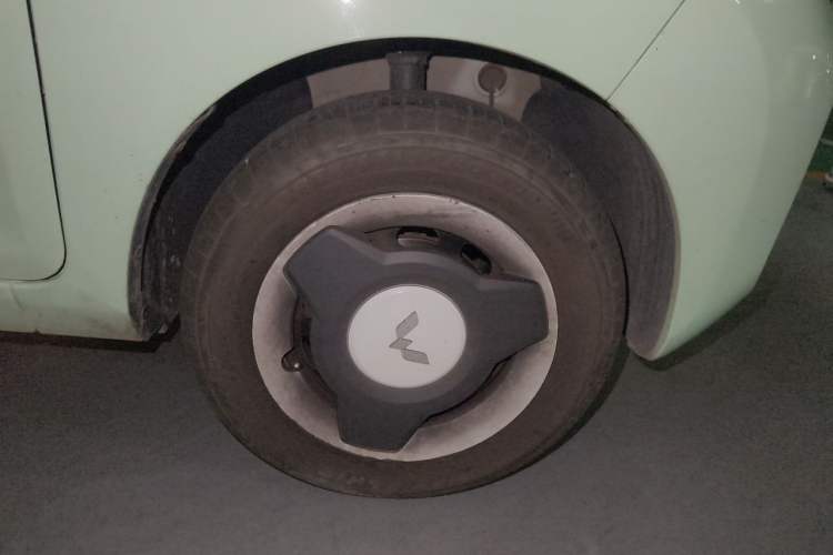 Used Wuling Hongguang MINIEV 2022 Macaron Premium Model – Lithium Iron Phosphate Right Front Wheel Hub
