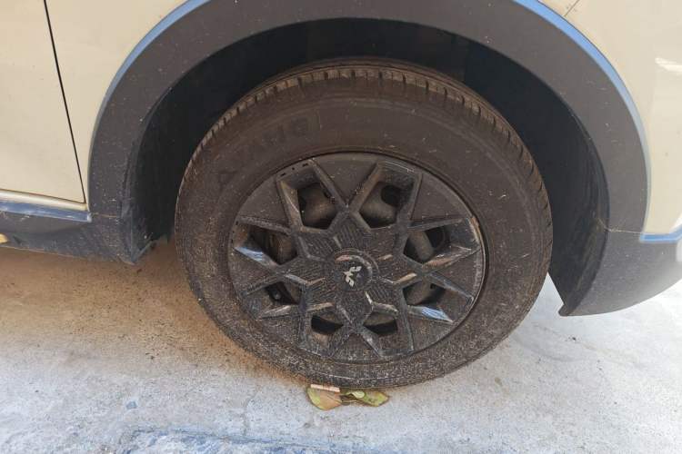 Used Wuling Hongguang MINIEV 2022 GAMEBOY 200km Gaming Edition with Lithium Iron Phosphate Right Front Wheel Hub