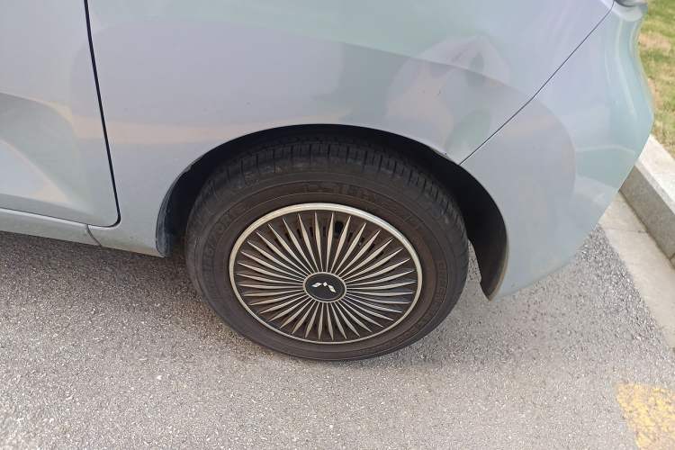 Used Wuling Hongguang MINIEV 2022 Macaron-Color Edition Lithium Iron Phosphate Right Front Wheel Hub