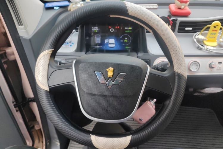Used Wuling Hongguang MINIEV 2022 Macaron Fashion Model Lithium Iron Phosphate Steering Wheel