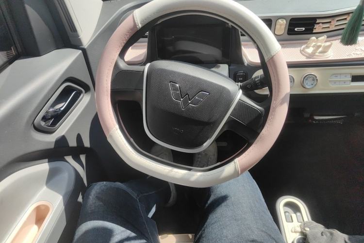 Used Wuling Hongguang MINIEV 2022 Macaron Premium Model – Lithium Iron Phosphate Steering Wheel