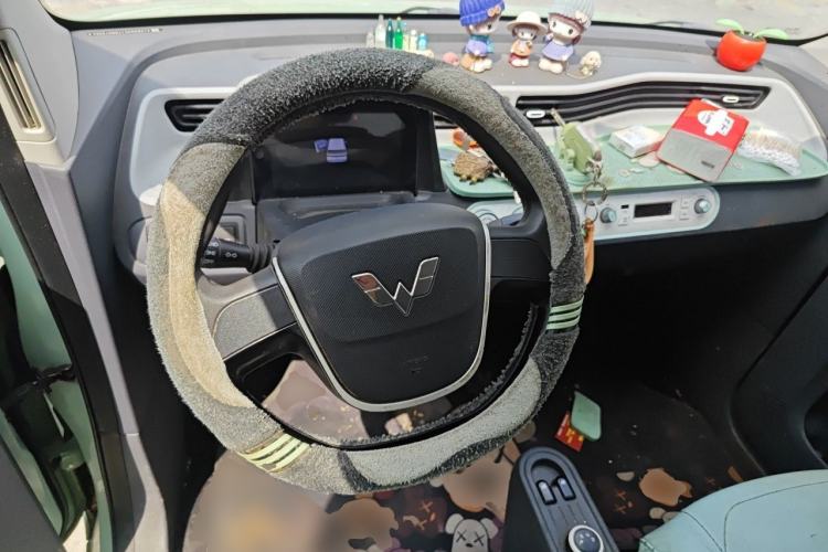 Used Wuling Hongguang MINIEV 2022 Macaron Premium Model – Lithium Iron Phosphate Steering Wheel