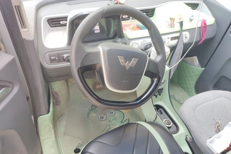 Used Wuling Hongguang MINIEV 2022 Macaron Premium Model – Lithium Iron Phosphate Steering Wheel