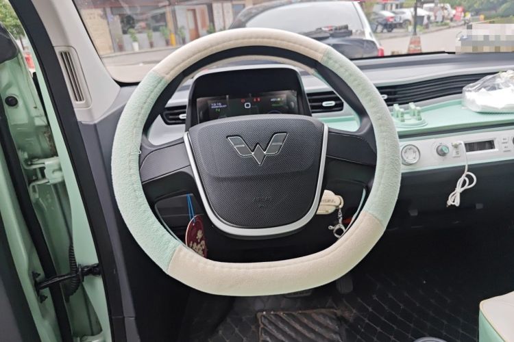 Used Wuling Hongguang MINIEV 2022 Macaron Fashion Edition Lithium-Nickel-Cobalt-Alpha-oxide Steering Wheel