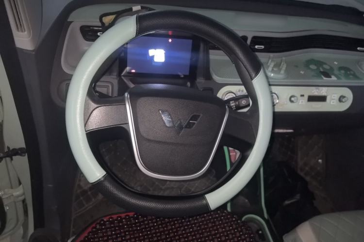 Used Wuling Hongguang MINIEV 2022 Macaron Premium Model – Lithium Iron Phosphate Steering Wheel