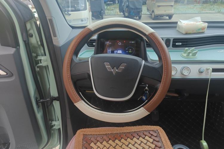 Used Wuling Hongguang MINIEV 2022 Macaron Premium Model – Lithium Iron Phosphate Steering Wheel