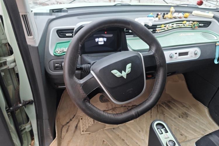 Used Wuling Hongguang MINIEV 2022 Macaron Fashion Model Lithium Iron Phosphate Steering Wheel