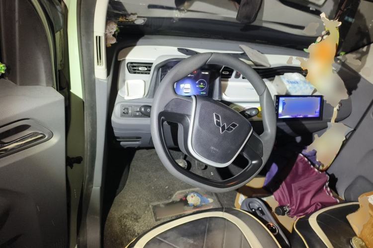 Used Wuling Hongguang MINIEV 2022 Macaron Premium Model – Lithium Iron Phosphate Steering Wheel