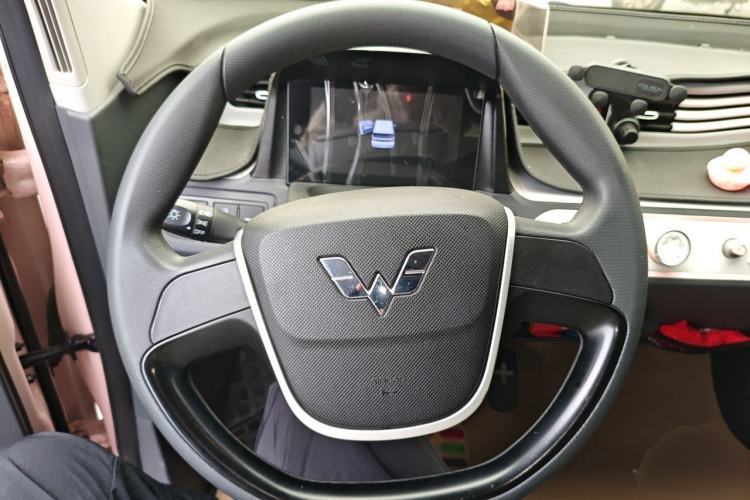Used Wuling Hongguang MINIEV 2022 Macaron Premium Model – Lithium Iron Phosphate Steering Wheel