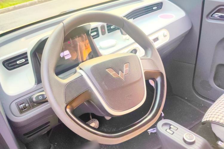 Used Wuling Hongguang MINIEV 2022 Macaron Premium Model – Lithium Iron Phosphate Steering Wheel