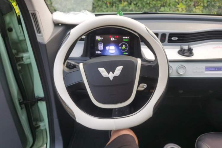 Used Wuling Hongguang MINIEV 2022 Macaron Premium Model – Lithium Iron Phosphate Steering Wheel