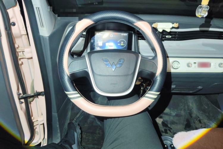 Used Wuling Hongguang MINIEV 2022 Macaron Premium Model – Lithium Iron Phosphate Steering Wheel