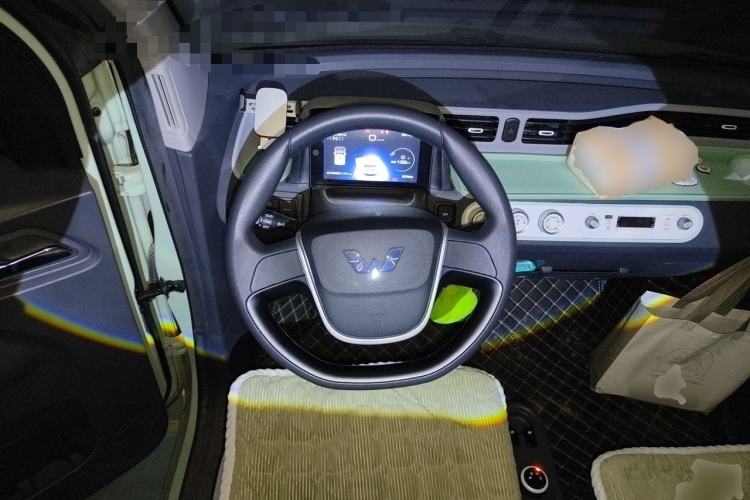 Used Wuling Hongguang MINIEV 2022 Macaron Premium Model – Lithium Iron Phosphate Steering Wheel