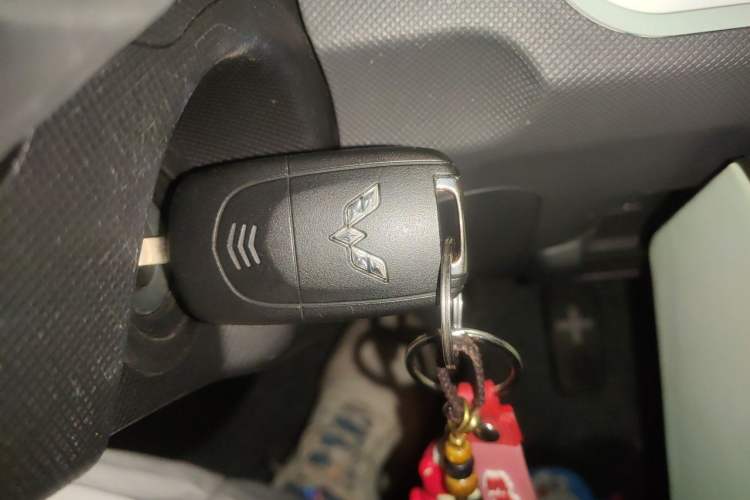 Used Wuling Hongguang MINIEV 2022 Macaron Fashion Model Lithium Iron Phosphate Vehicle Key
