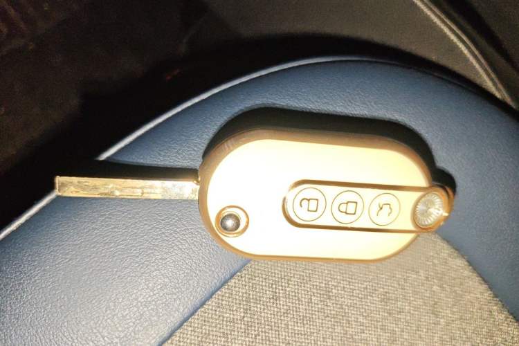 Used Wuling Hongguang MINIEV 2022 GAMEBOY 200km Gaming Edition with Lithium Iron Phosphate Vehicle Key