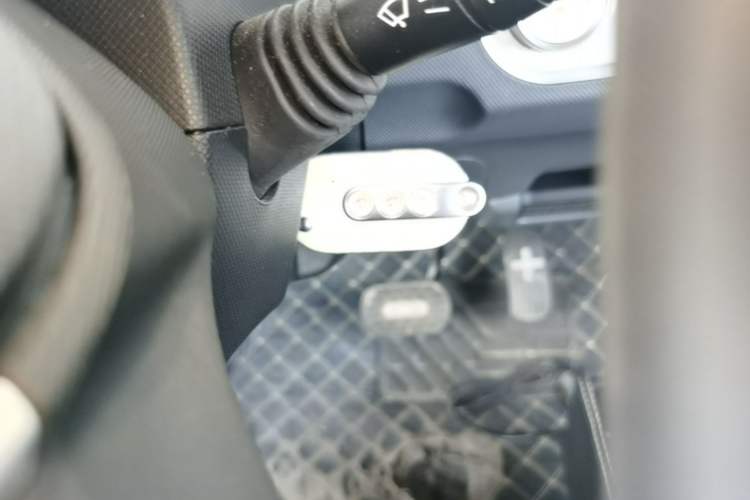 Used Wuling Hongguang MINIEV 2022 Macaron Premium Model – Lithium Iron Phosphate Vehicle Key