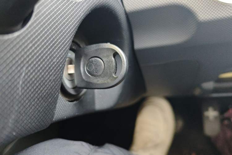 Used Wuling Hongguang MINIEV 2022 Macaron Fashion Model Lithium Iron Phosphate Vehicle Key