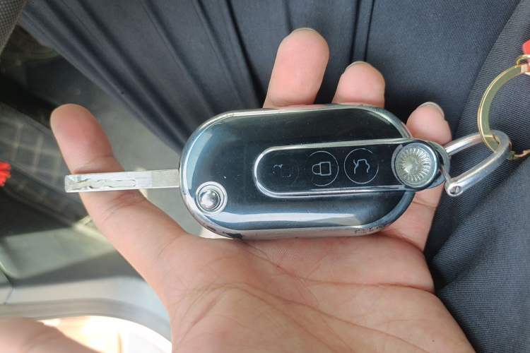 Used Wuling Hongguang MINIEV 2022 Macaron Premium Model – Lithium Iron Phosphate Vehicle Key