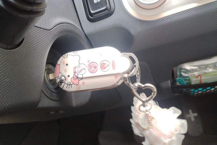 Used Wuling Hongguang MINIEV 2022 Macaron Colorful Edition Lithium-Ion Battery Vehicle Key