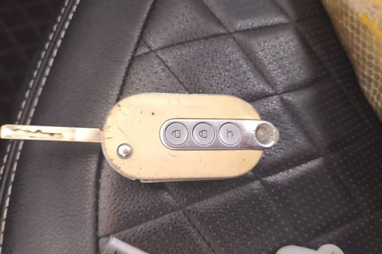 Used Wuling Hongguang MINIEV 2022 Macaron Premium Model – Lithium Iron Phosphate Vehicle Key