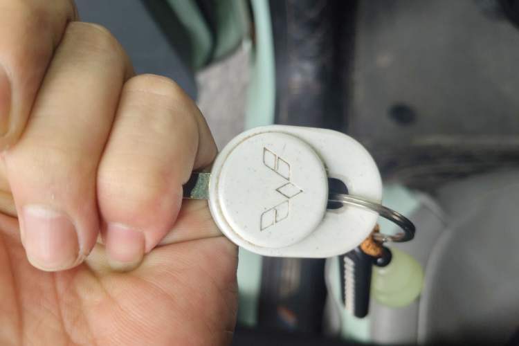 Used Wuling Hongguang MINIEV 2022 Macaron Premium Model – Lithium Iron Phosphate Vehicle Key