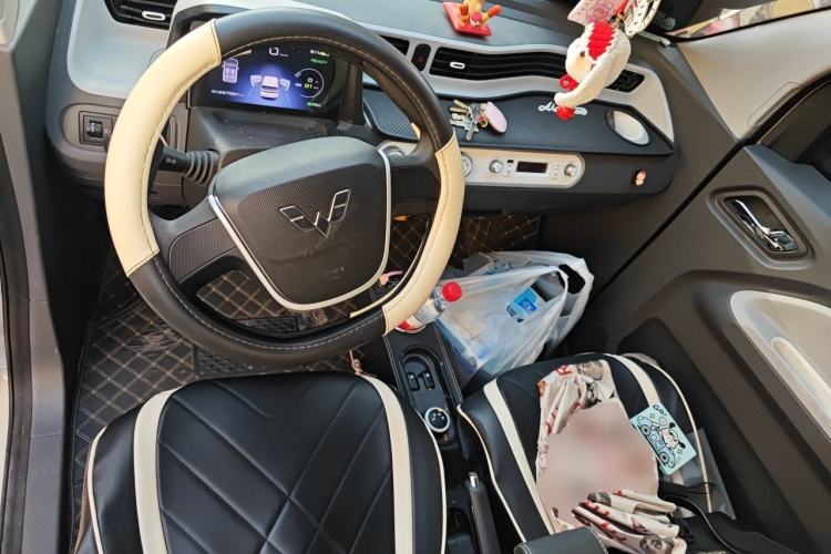 Used Wuling Hongguang MINIEV 2022 Zizai Version Lithium Iron Phosphate Center Console