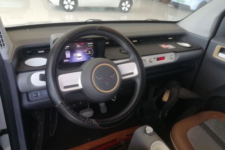 Used Wuling Hongguang MINIEV 2022 GAMEBOY 200km Gaming Edition with Lithium Iron Phosphate Center Console