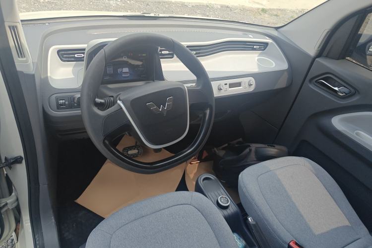 Used Wuling Hongguang MINIEV 2022 Macaron Premium Model – Lithium Iron Phosphate Center Console