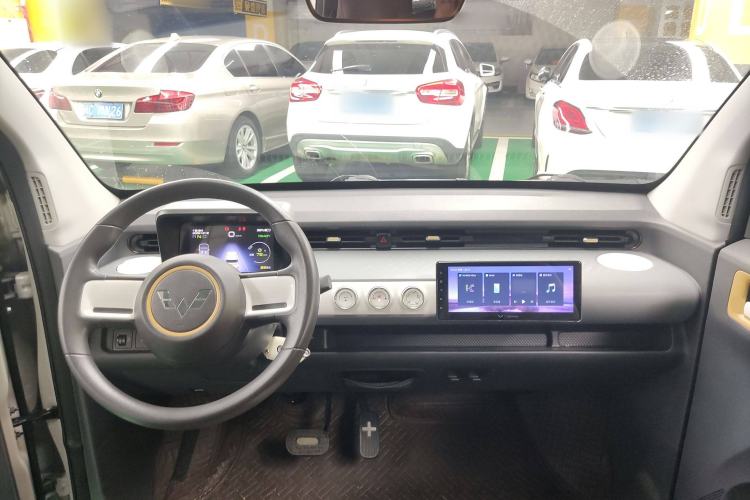 Used Wuling Hongguang MINIEV 2022 GAMEBOY 200km Play Edition with Lithium Iron Phosphate Center Console