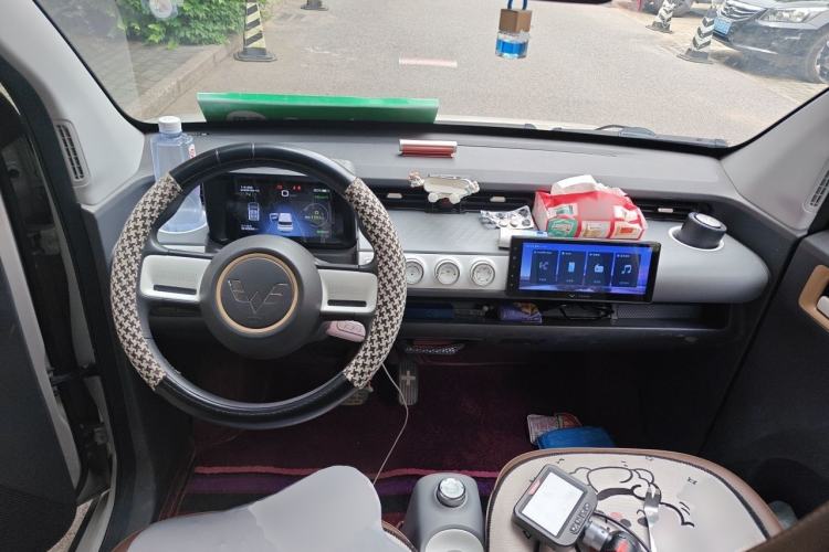 Used Wuling Hongguang MINIEV 2022 GAMEBOY 200km Gaming Edition with Lithium Iron Phosphate Center Console