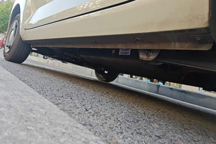 Used Wuling Hongguang MINIEV 2022 Zizai Version Lithium Iron Phosphate Chassis Rear Left